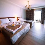 Hotel Sey & 4*